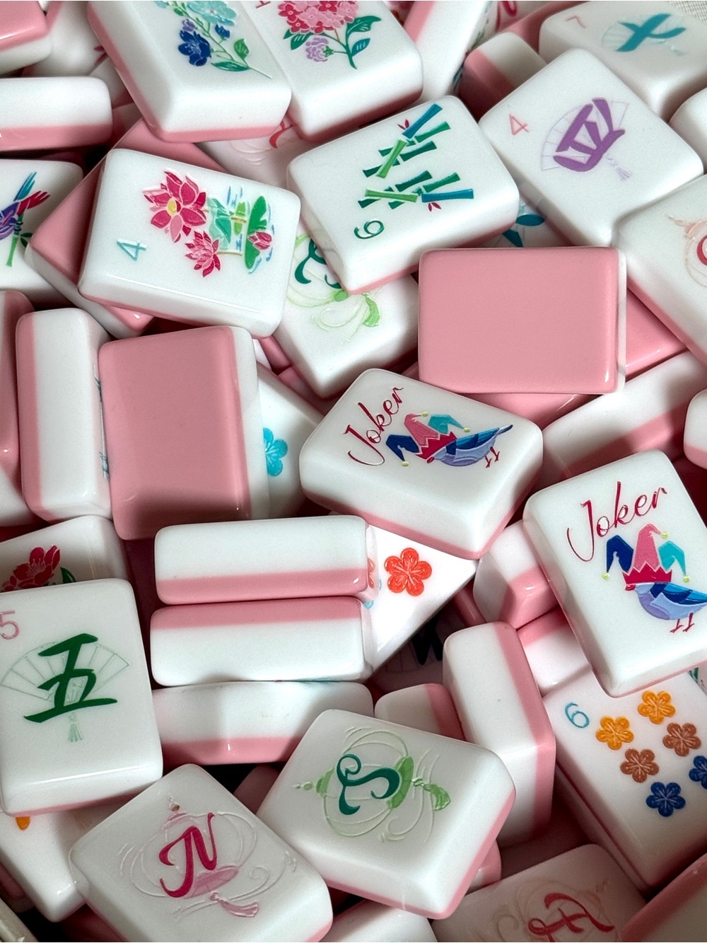 Amazon (Soulchen) Pink Floral Mahjong Tile Set with Multicolor Face Designs